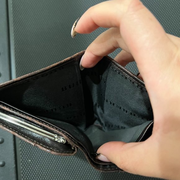 Burberry Nova Check Kiss Lock Wallet - Picture 4 of 9